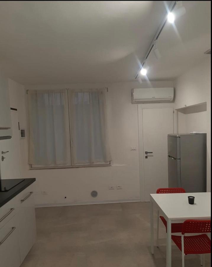 Appartamento Roma Парма Екстериор снимка
